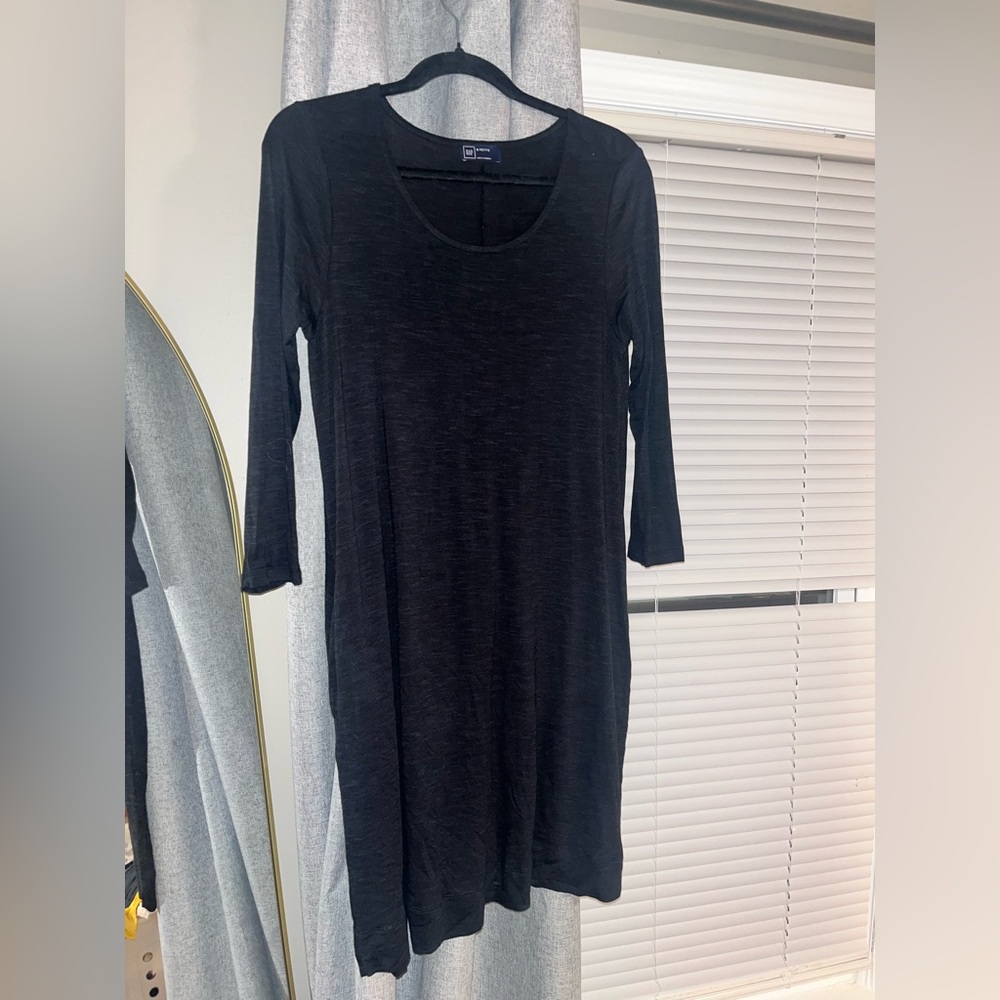 GAP Charcoal Sleeveless Top
